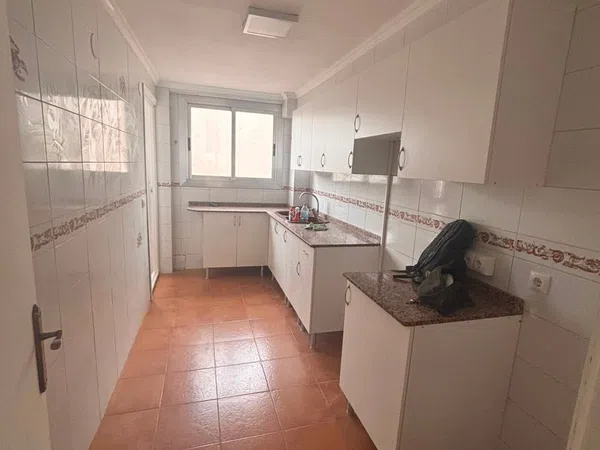 Piso en Calle de Jacinto Benavente, Zona Ensanche-Parque oeste - Foto 2