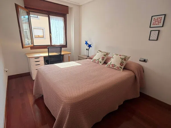 Piso en Avenida de Hermanos Perez Casariego, 3 - Foto 5
