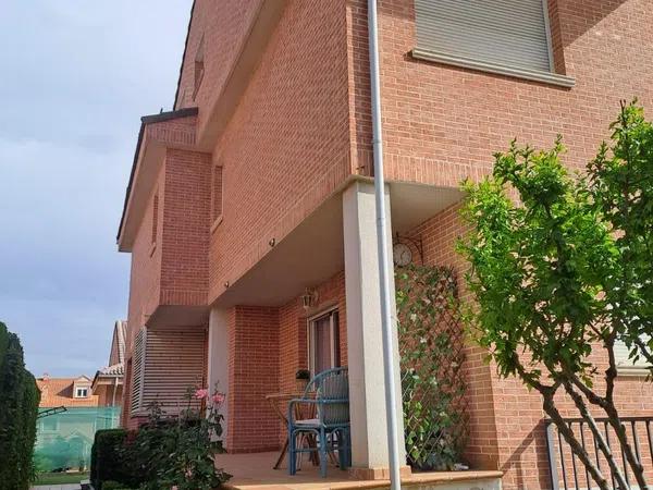 Chalet pareado en Avenida José Luis lasa, 41 - Foto 1