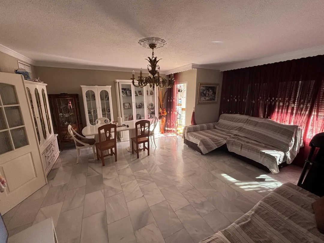 Piso en  Calle Sierrezuela 72 - Foto 2