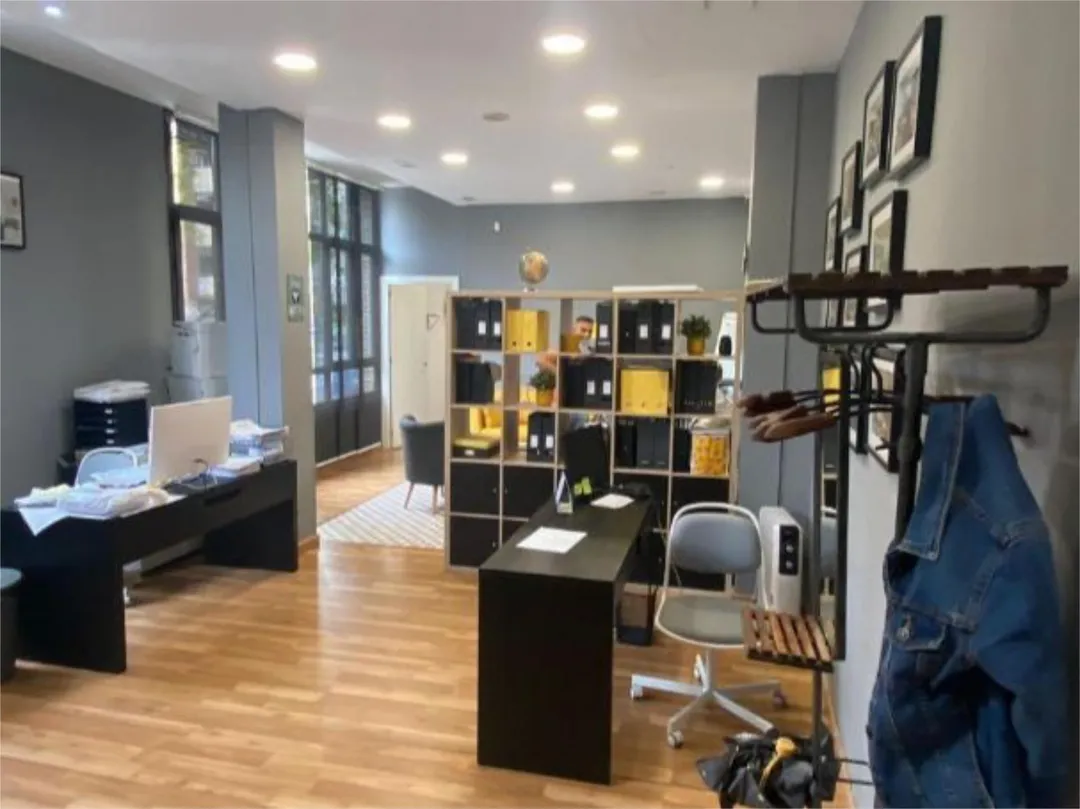 Piso en  Avenida Juan Sebastián Elcano 1 - Foto 1