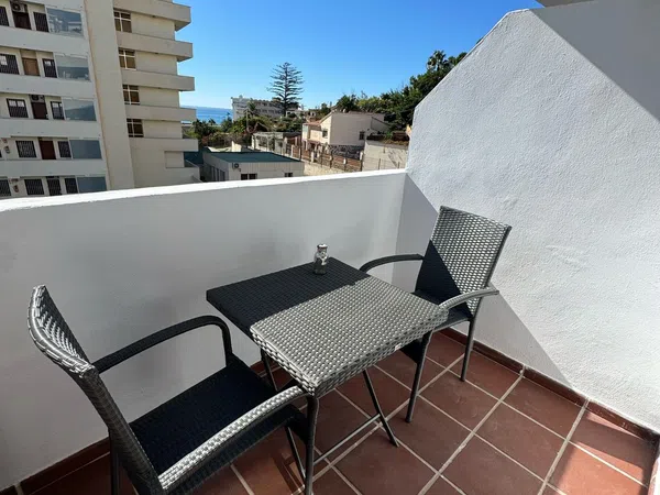 Piso en calle Torrealmádena, 3