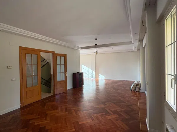 Chalet pareado en Avenida Entrepinos, 1 - Foto 4