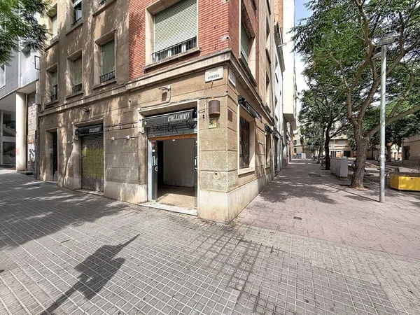 Local en Calle Olesa, 7, El Congrés i els Indians - Foto 1