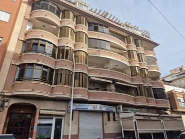 Piso en  Avenida Diego Ramírez Pastor 13 - Foto 1