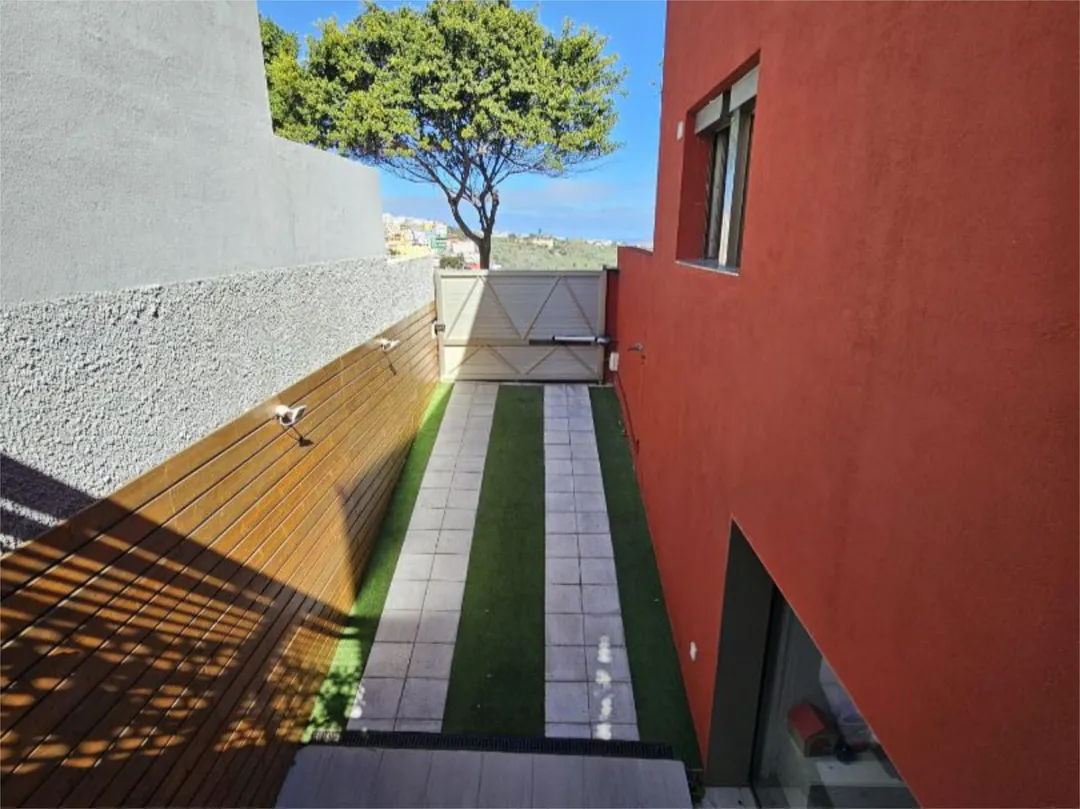 Casa adosada en  Calle Francisco de La Torre 31 - Foto 44