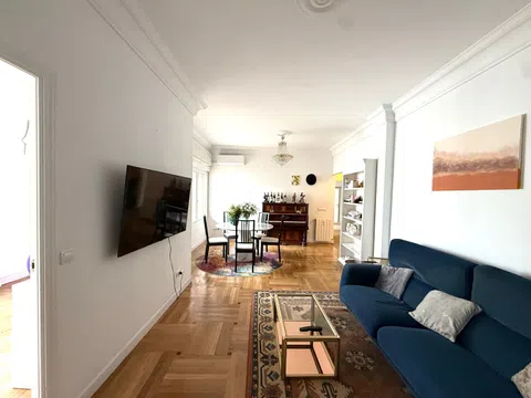 Piso en calle de Ferraz, 25