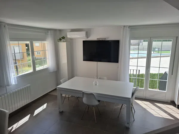 Chalet pareado en Avenida de La Coruña, 1 - Foto 1