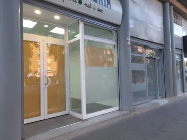 Local comercial en  CORNELLA - Foto 1