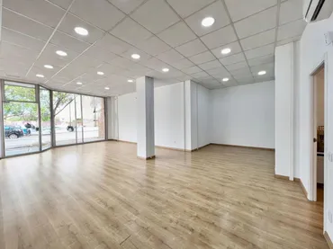 Local comercial en  Carrer SARAJEVO - Foto 4