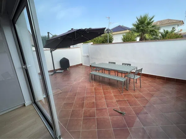 Chalet adosado en Mercedes Formica, 37