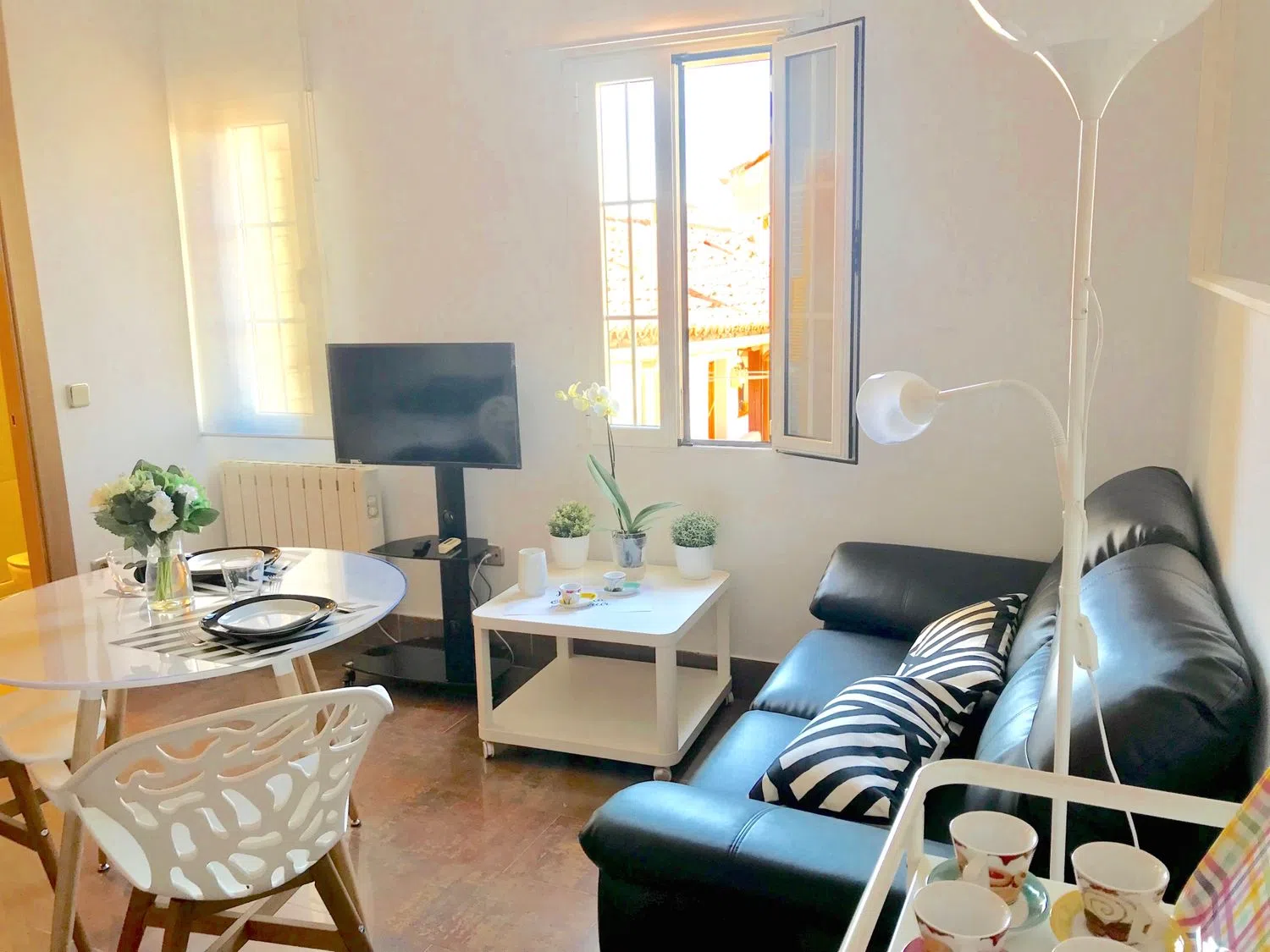 Estudio en calle Velarde, 18 - Foto 1