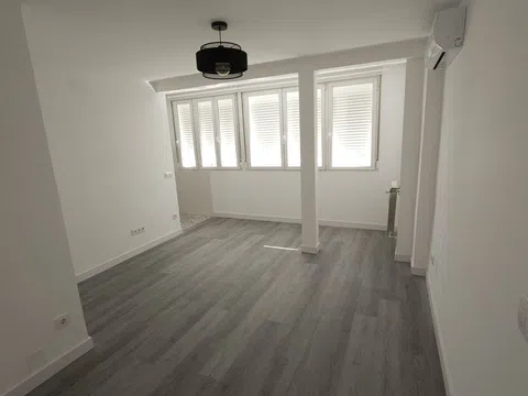 Piso en calle de César González Ruano, 15