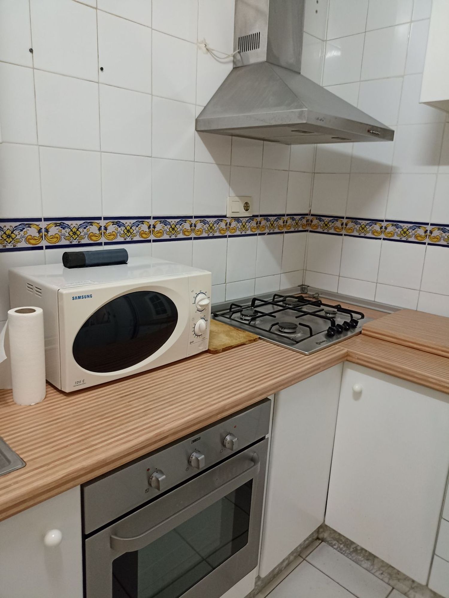 Alquiler de piso en Calle Poeta Vicente Medina, 8 - Foto 1