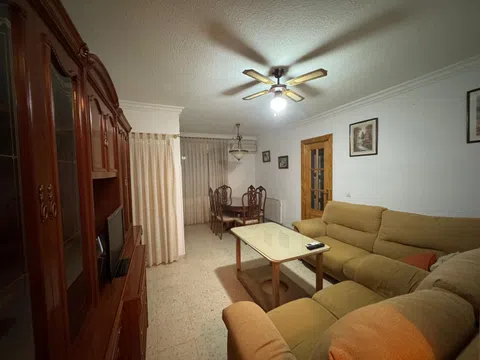 Piso en pasaje de Ardales, 5