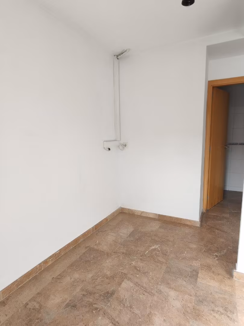 Casa adosada en  Carrer Murillo 14 - Foto 2