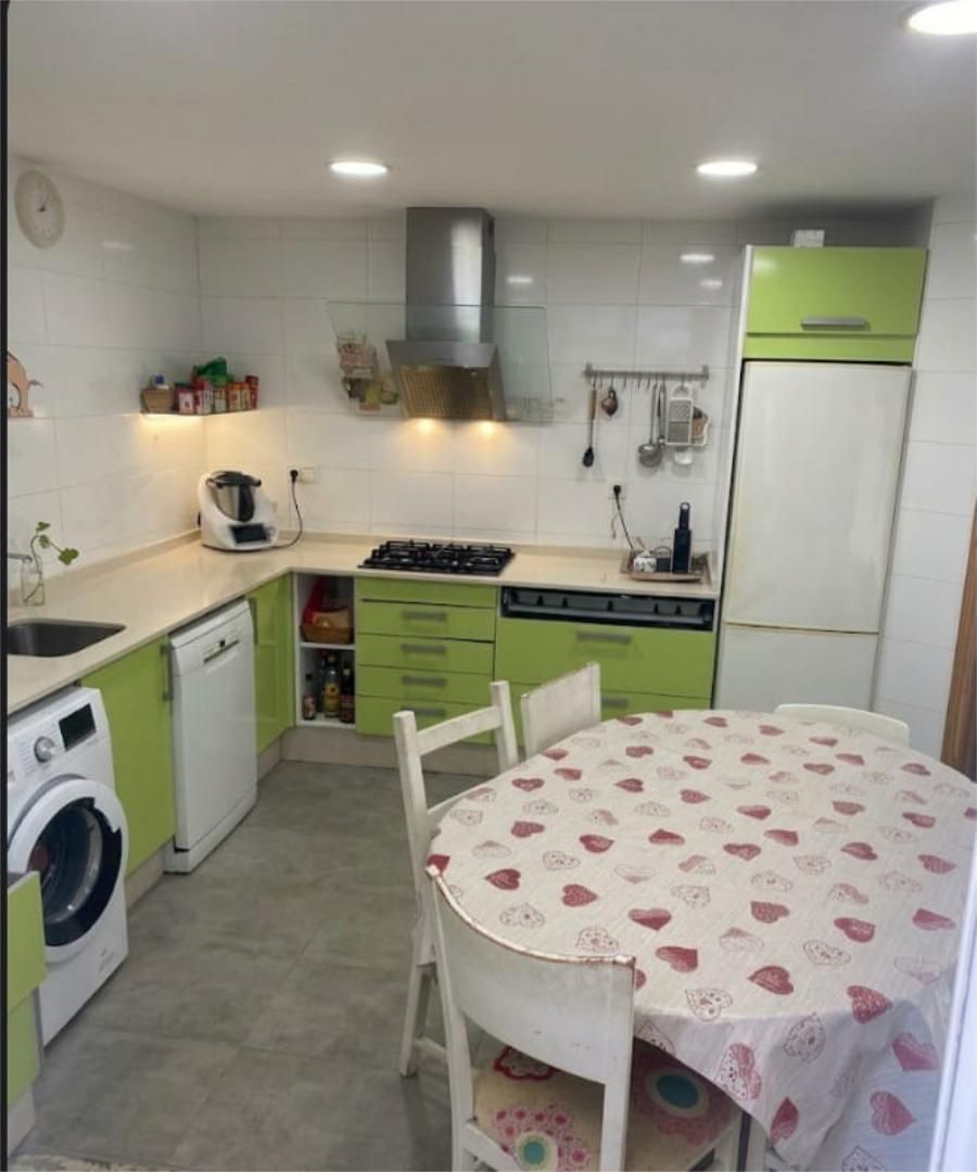 Piso en  Carrer de Fontanars dels Alforins 17 - Foto 8