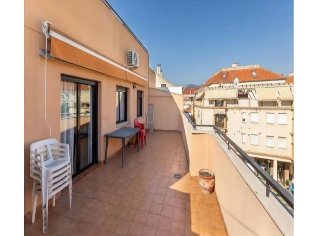 Piso en  Calle Aljibe Alto 11 - Foto 2