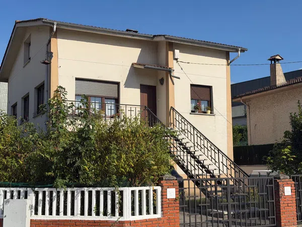 Casa o chalet independiente en La Pola Siero, La Pola Siero - Foto 2