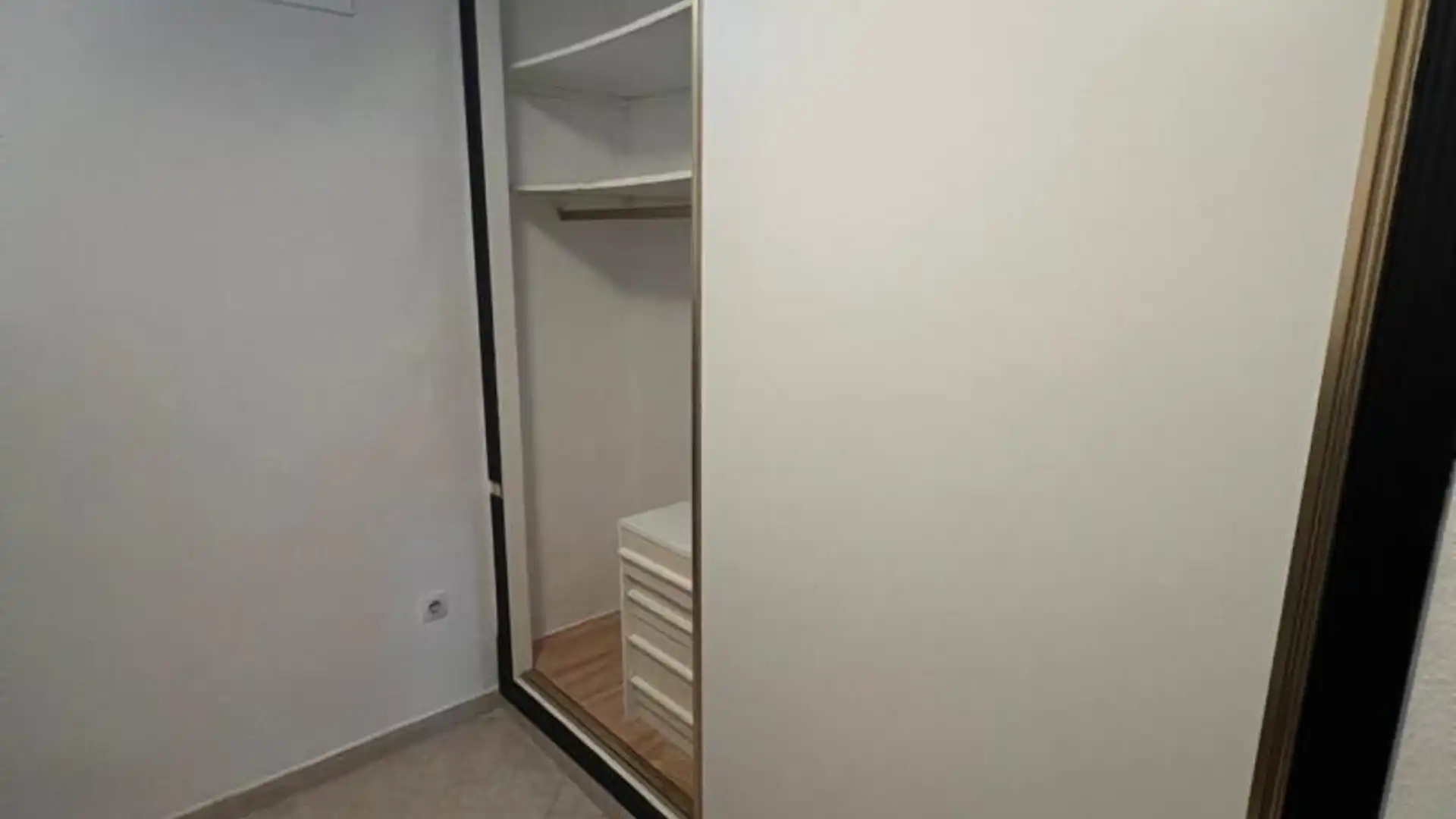 Piso en  Avenida de los Lirios Local - Foto 10