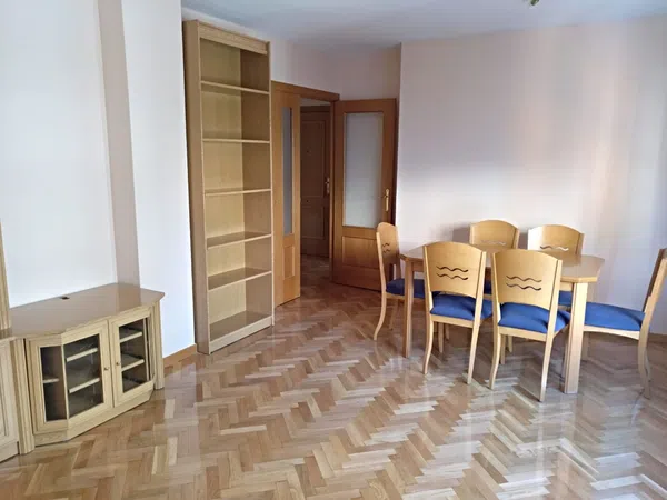 Piso en Barrio Pradolongo