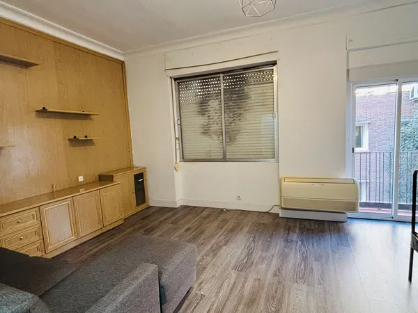 Piso en calle de Benito de Castro, 11