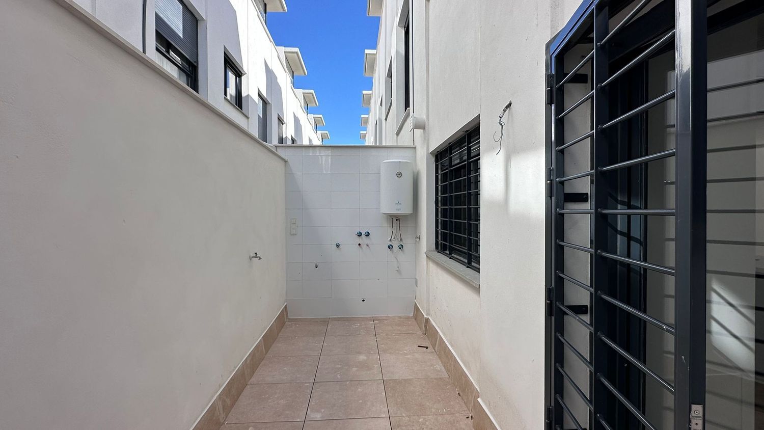 Chalet adosado en calle Isla de Corcega, 1 - Foto 8