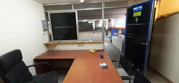 Local comercial en Cornellà de Llobregat - Foto 1