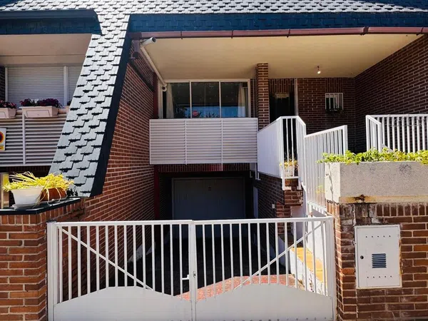 Chalet adosado en Calle Julio Camba, 4, Covaresa - Parque Alameda, Covaresa - Parque Alameda - Foto 1