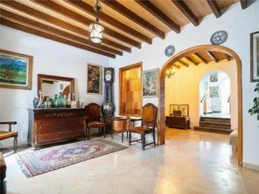 Casa adosada en  Carrer Llorenç Riber 21 - Foto 4