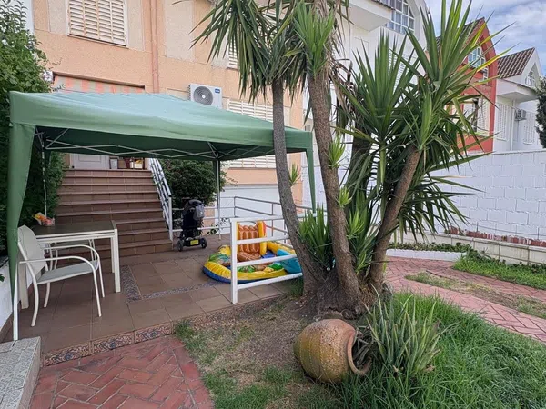 Chalet adosado en Calle Carlos Callejo, 21, Macondo - Los Castellanos - Foto 1