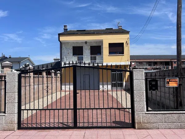 Casa o chalet independiente en Calle Rodríguez de la Fuente, 6 - Foto 1