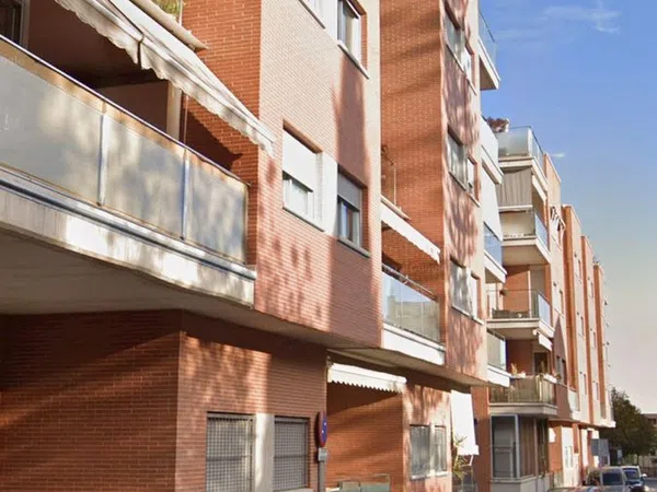 Piso en calle Rosaleda, 16