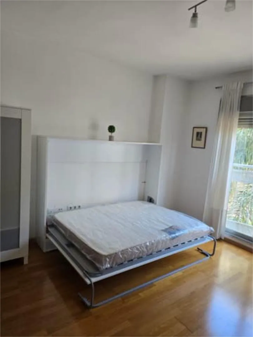 Estudio en Juan Carlos I - Foto 4