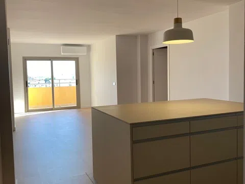 Piso en calle de Colubí, 4