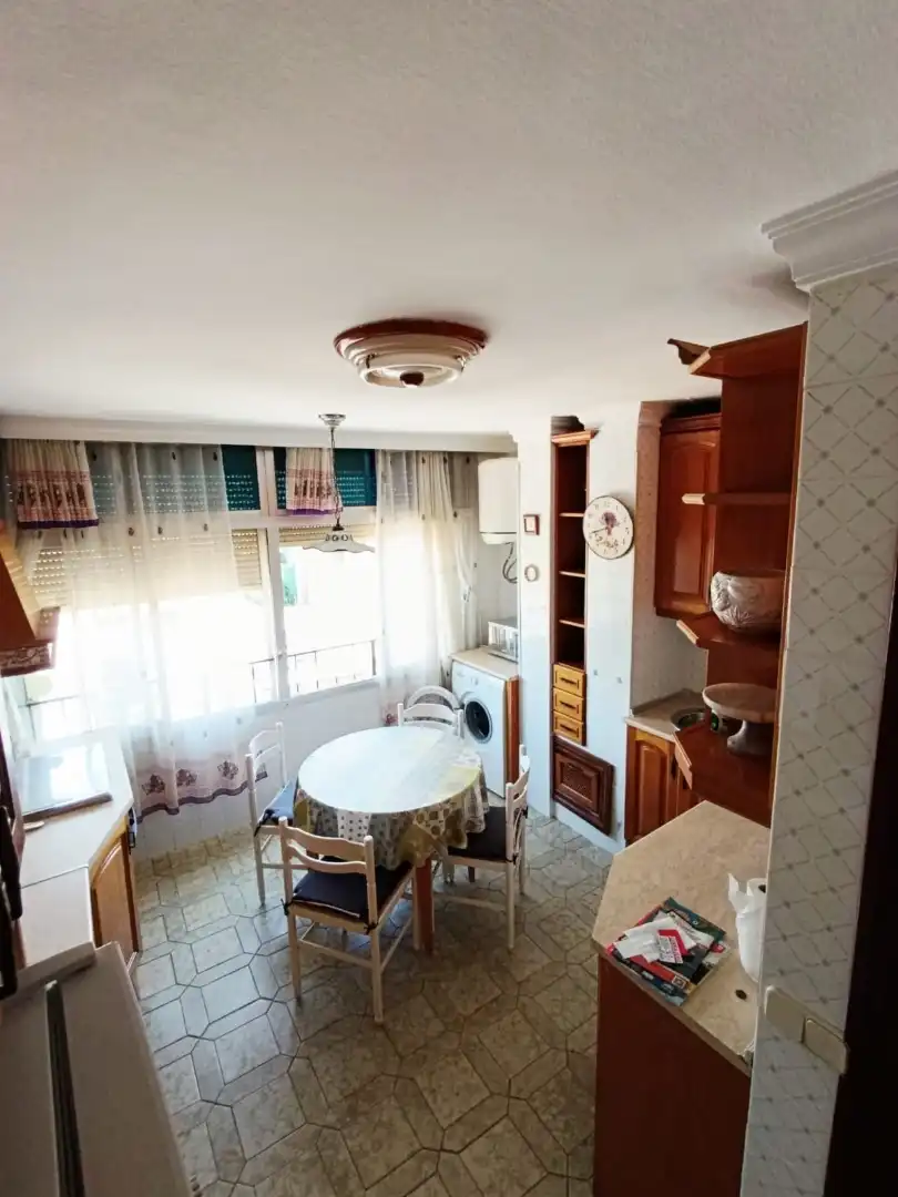Piso en  Avenida Juan Sebastián Elcano 141 - Foto 3