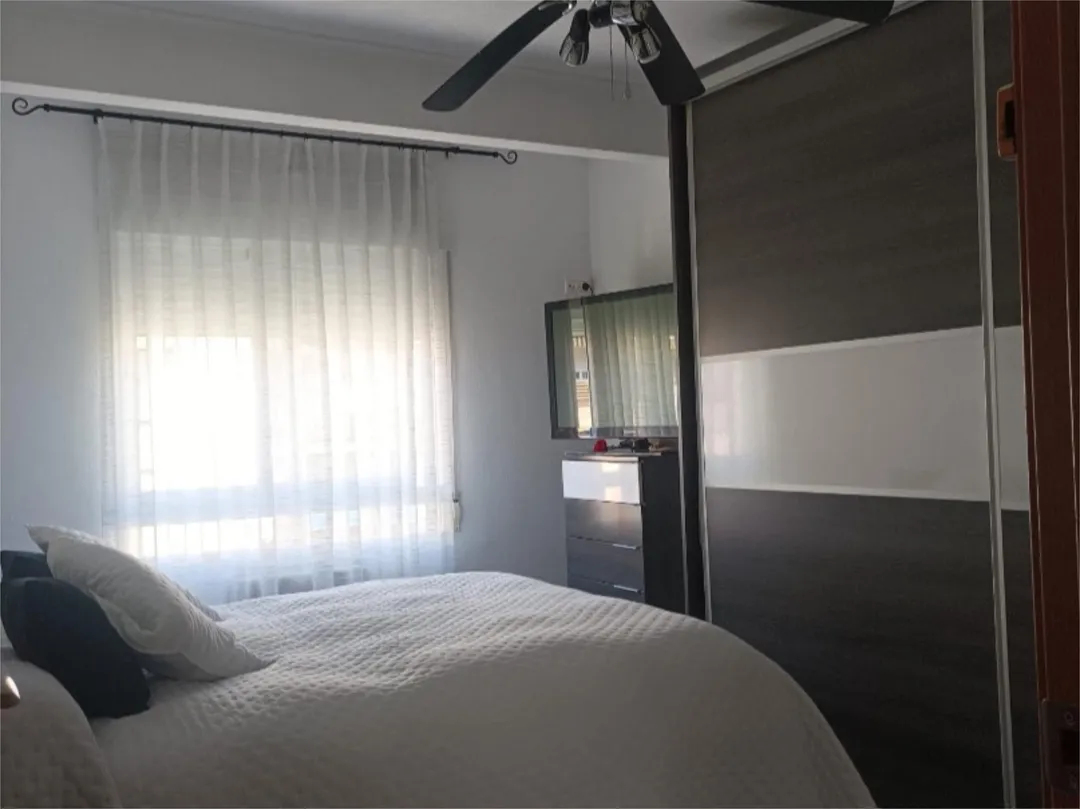 Piso en  Calle Juan de Cervantes 21