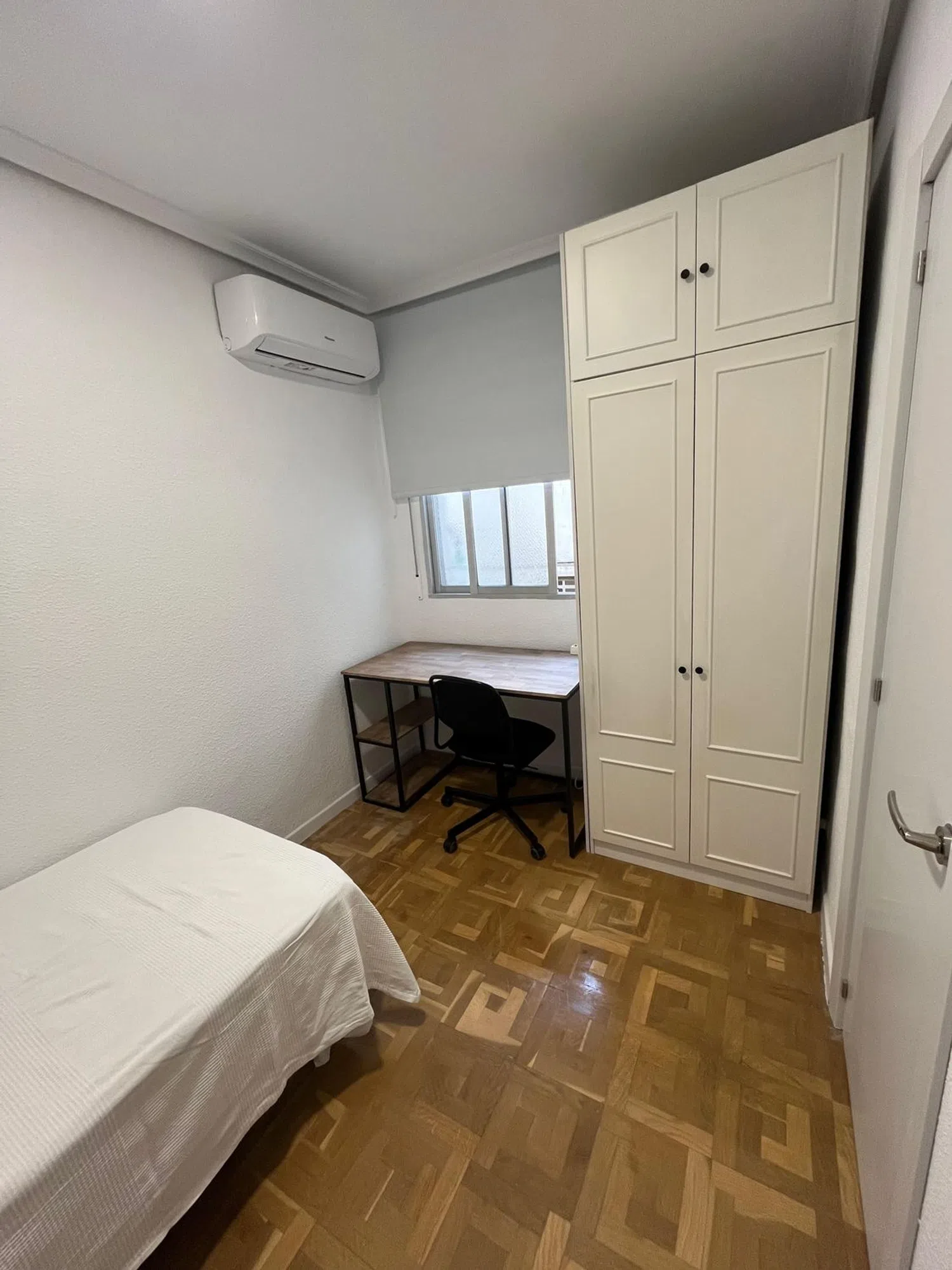 Piso en calle de Guzmán el Bueno, 10 - Foto 10