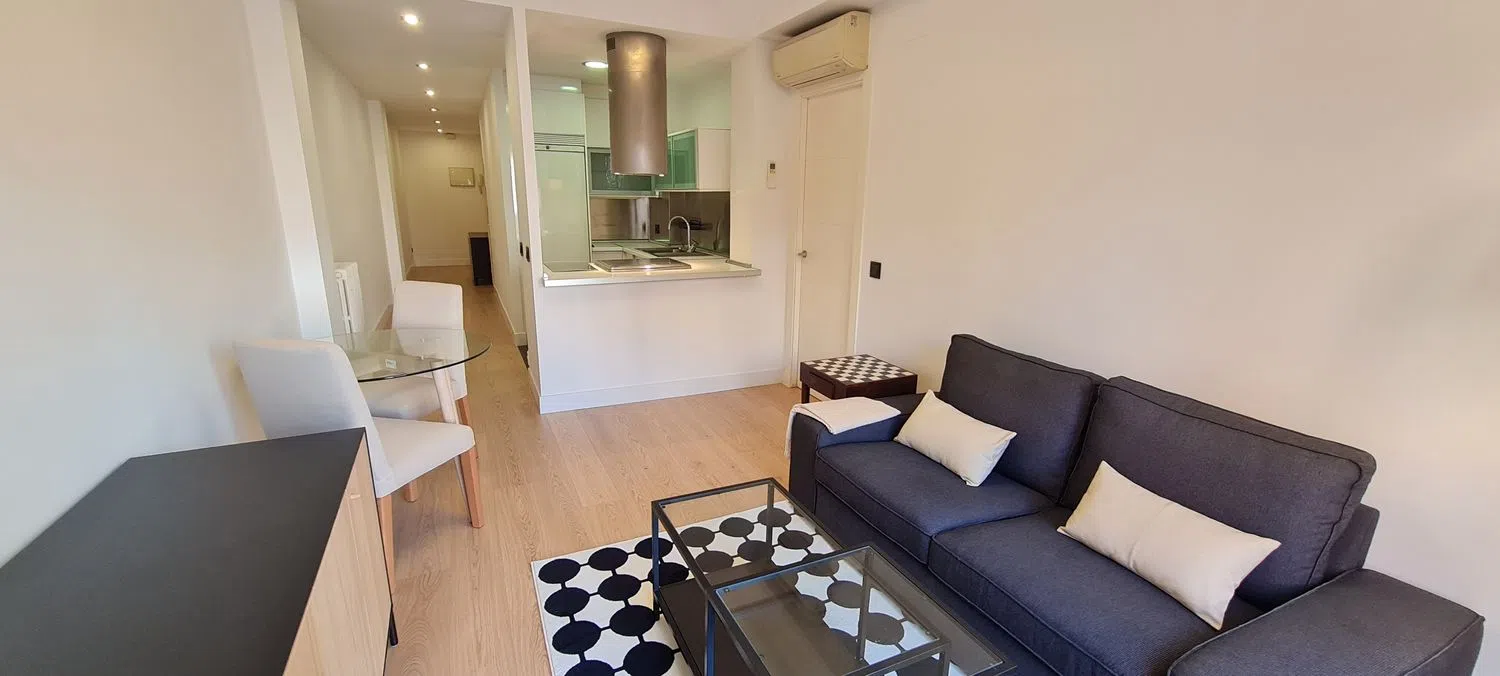 Piso en calle Santiago Bernabéu, 4 - Foto 1