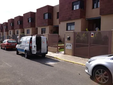 Casa adosada en  Calle Torralba de Calatrava 8 - Foto 1