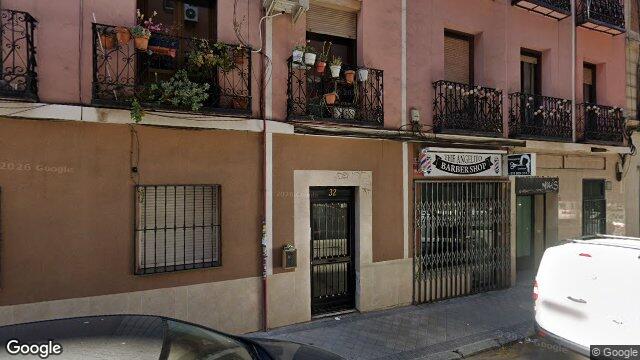 Vista de la calle de Piso en Calle Tarragona, 32