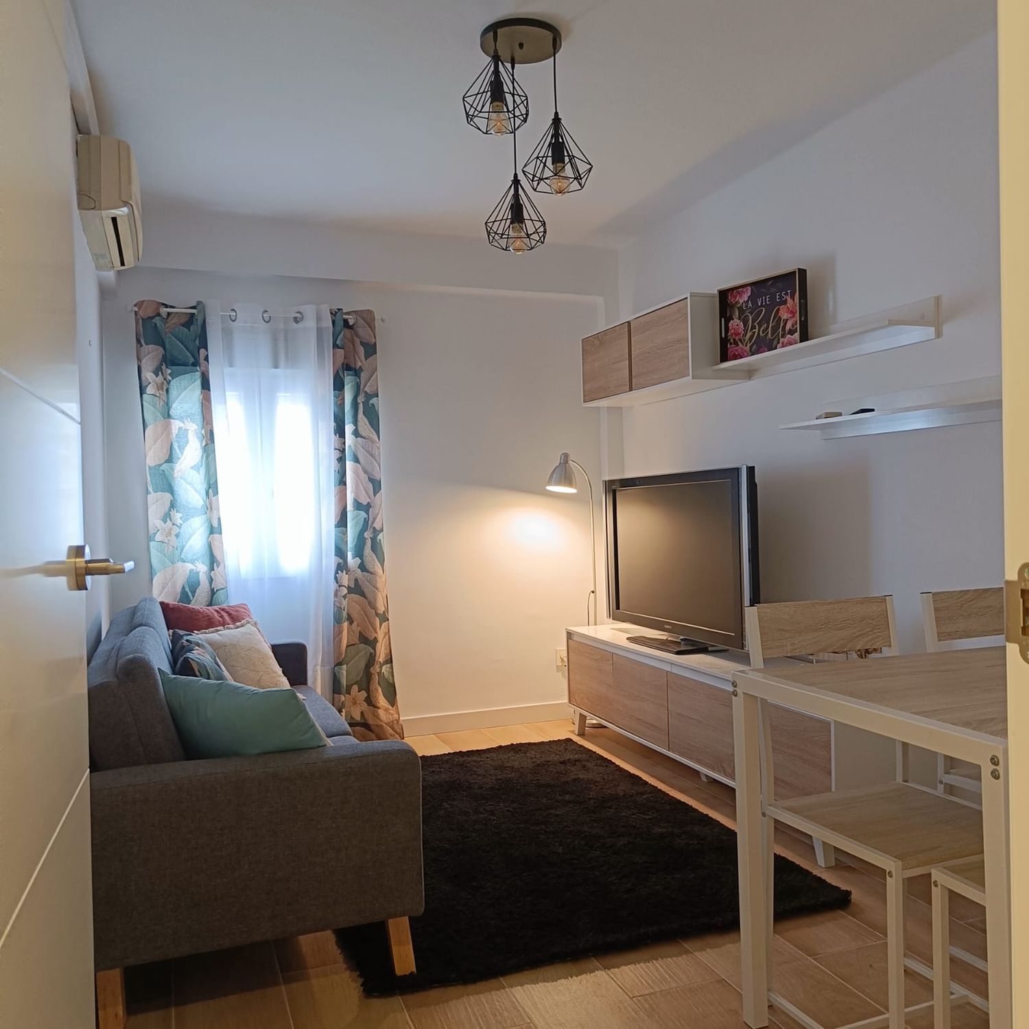 Piso en calle de Emilio Castelar, 62 - Foto 1