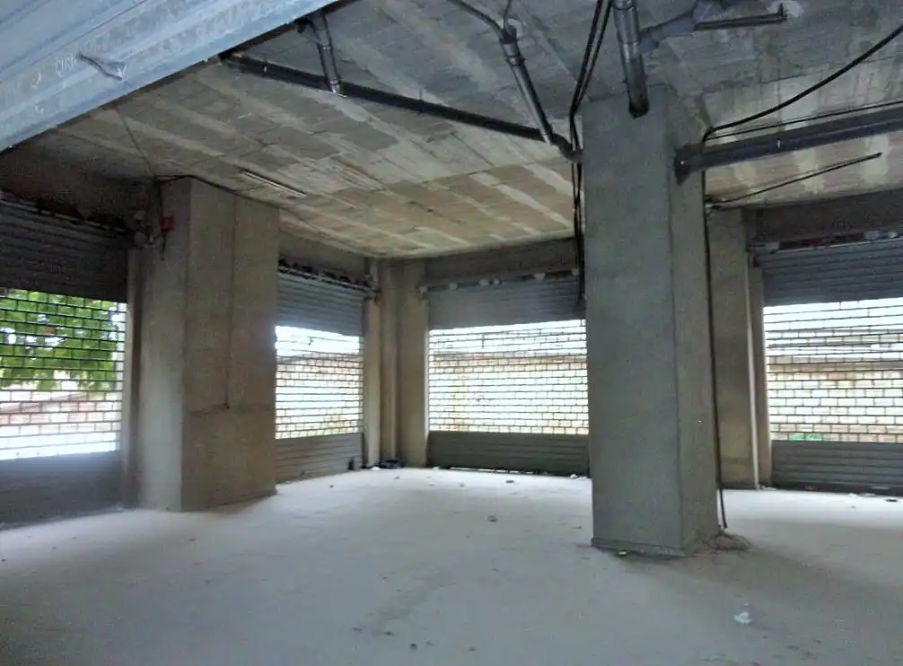 Local comercial en  Carrer de Rafael Lapesa Melgar Gramatic i Lingüist - Foto 3