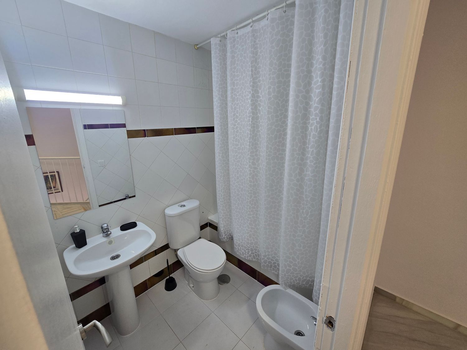 Chalet pareado en Gines - Foto 3