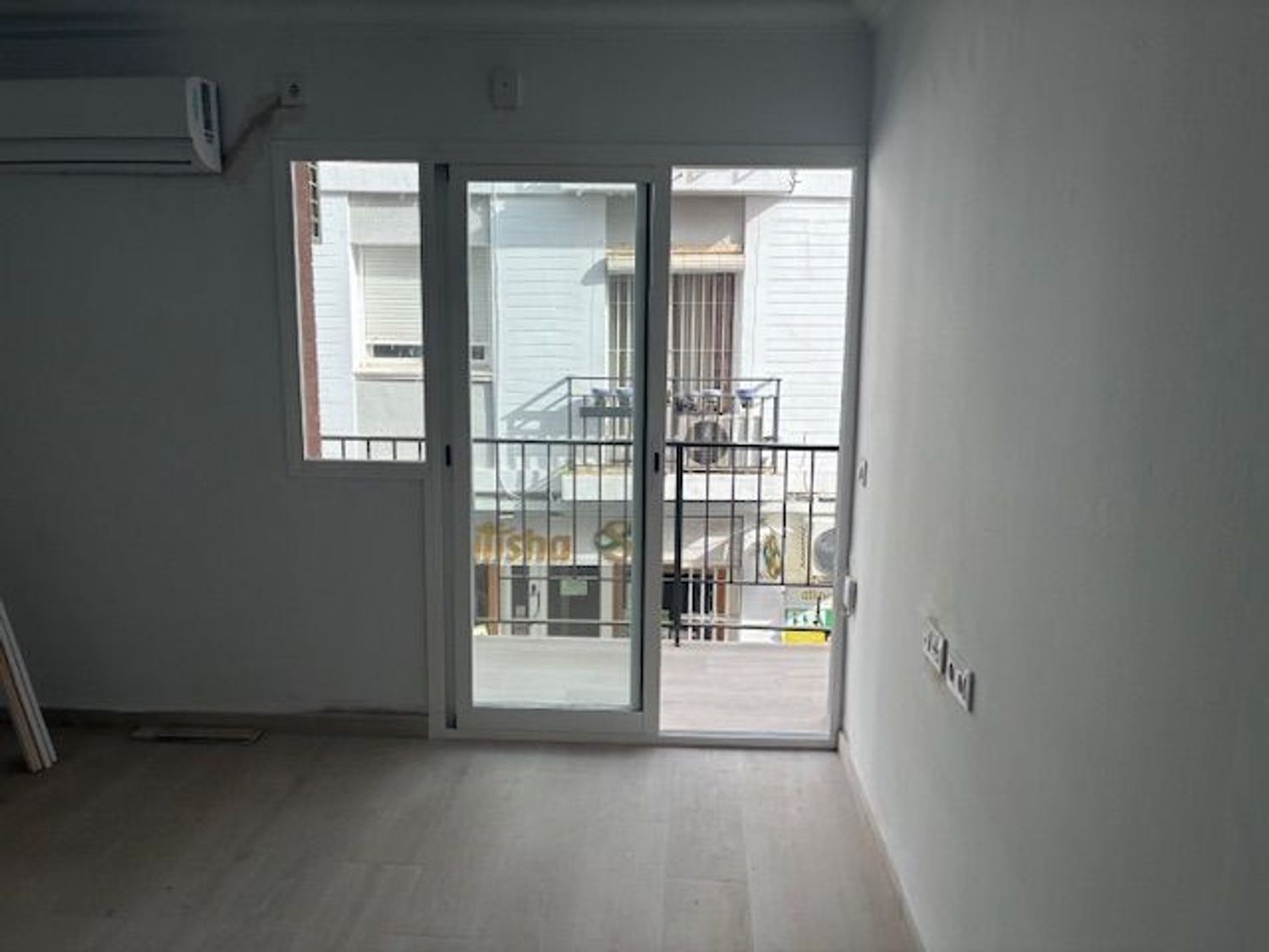 Piso en calle Rodrigo de Triana, 2 - Foto 4