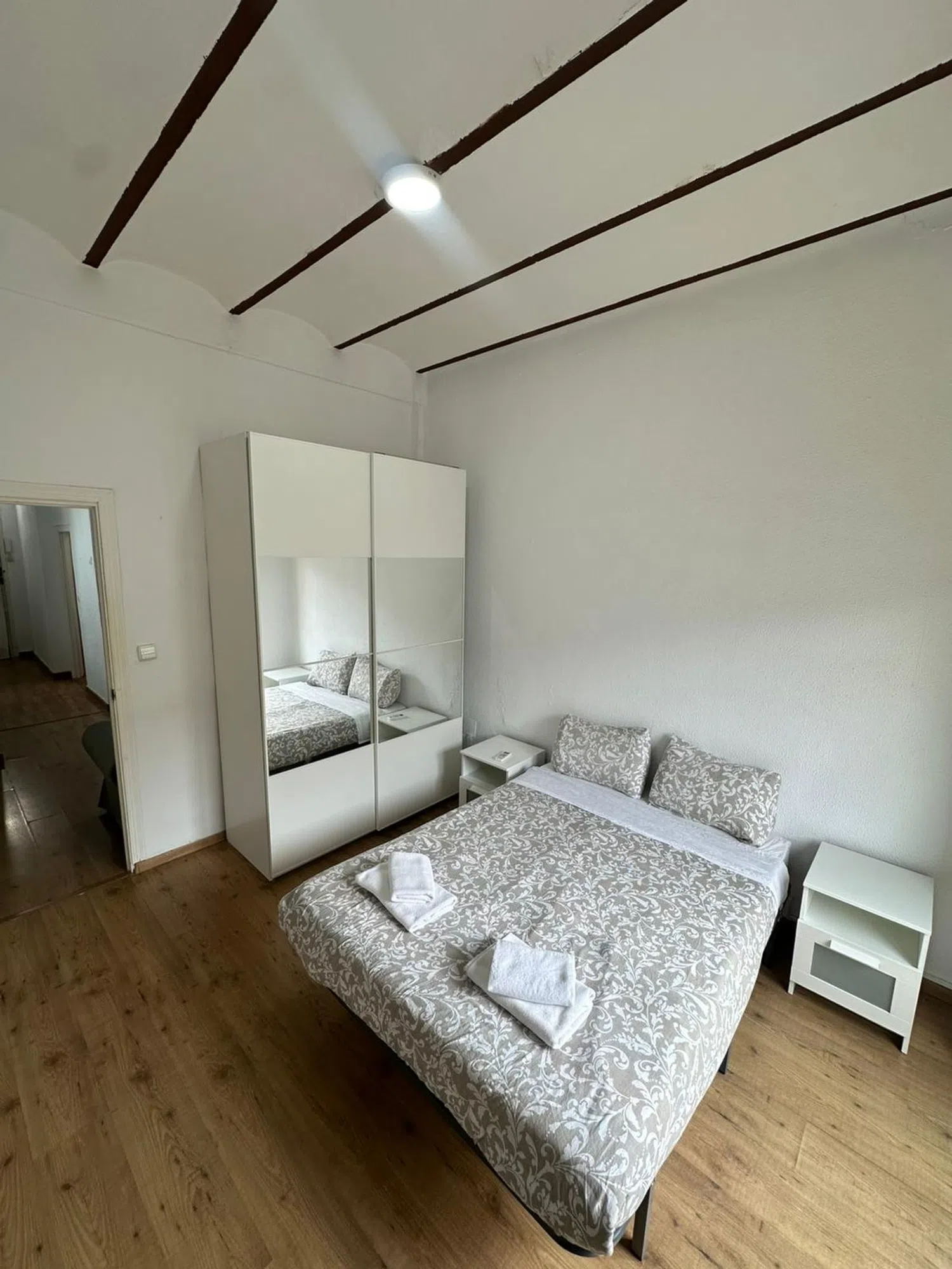 Piso en calle Pagés del Corro, 159 - Foto 1