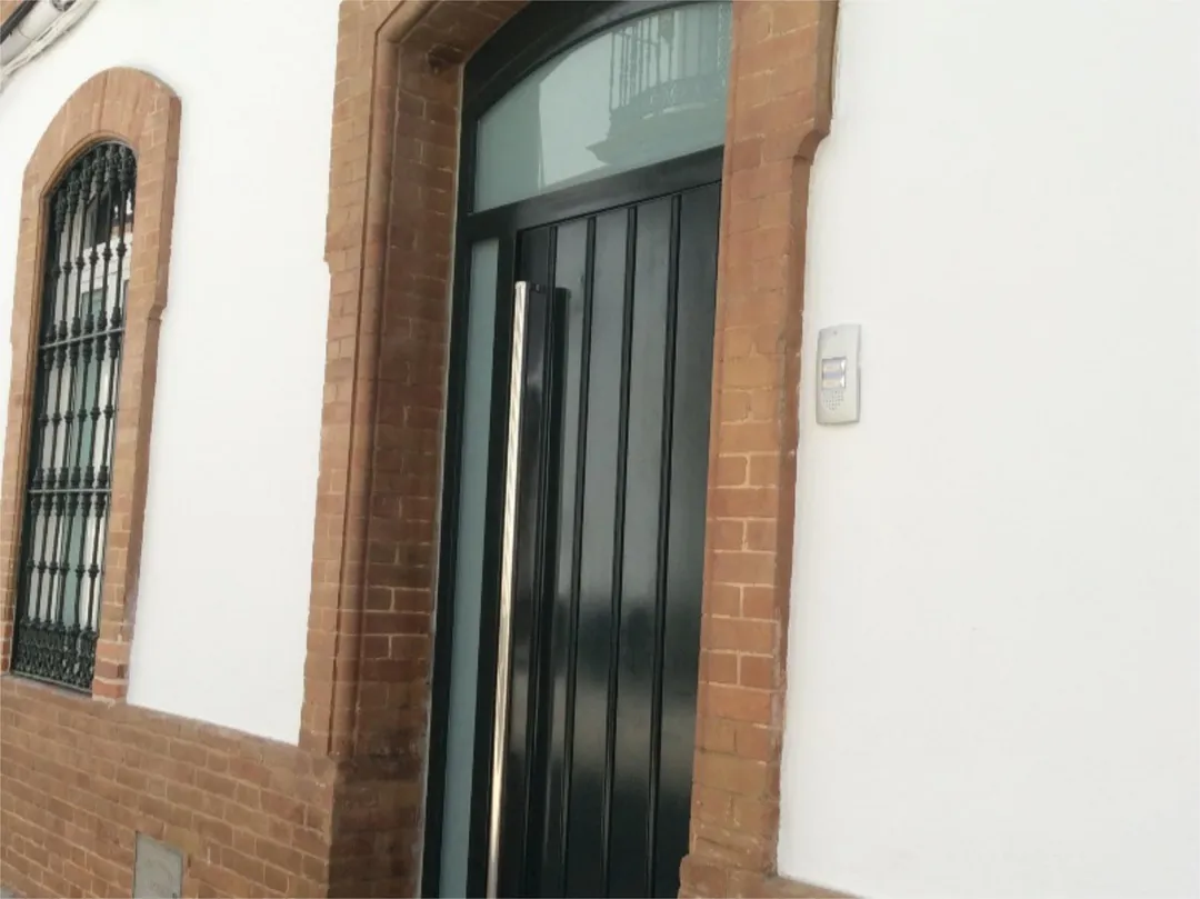 Planta baja en  Calle Clemencia Buiza 4 - Foto 1