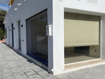 Local comercial en  Avenida José Banús - Foto 1