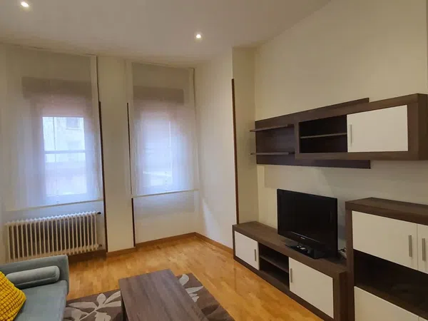 Piso en plaza del Carbayón, Oviedo, 3