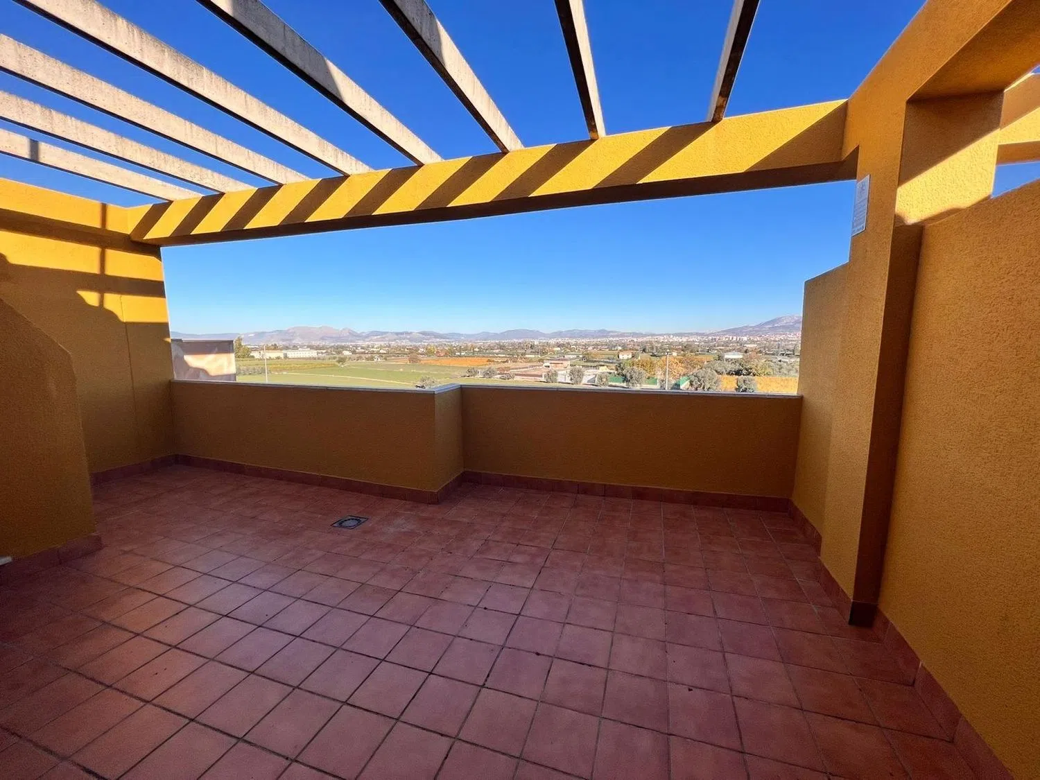 Chalet adosado en avenida Cristóbal Colón, 147 - Foto 1